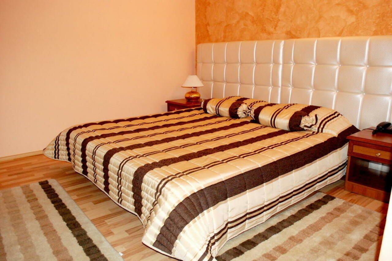 Hotel Ora Приштина Екстер'єр фото