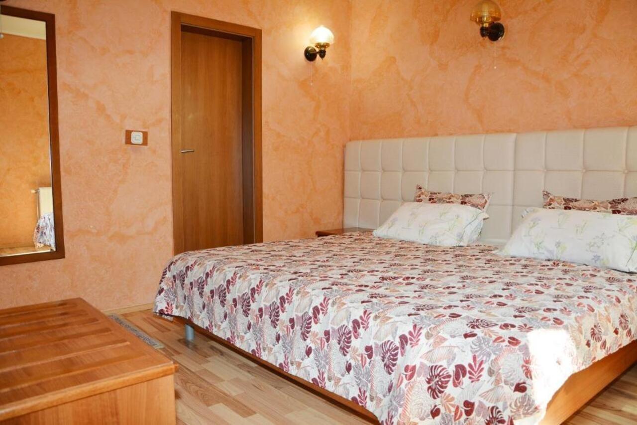 Hotel Ora Приштина Екстер'єр фото
