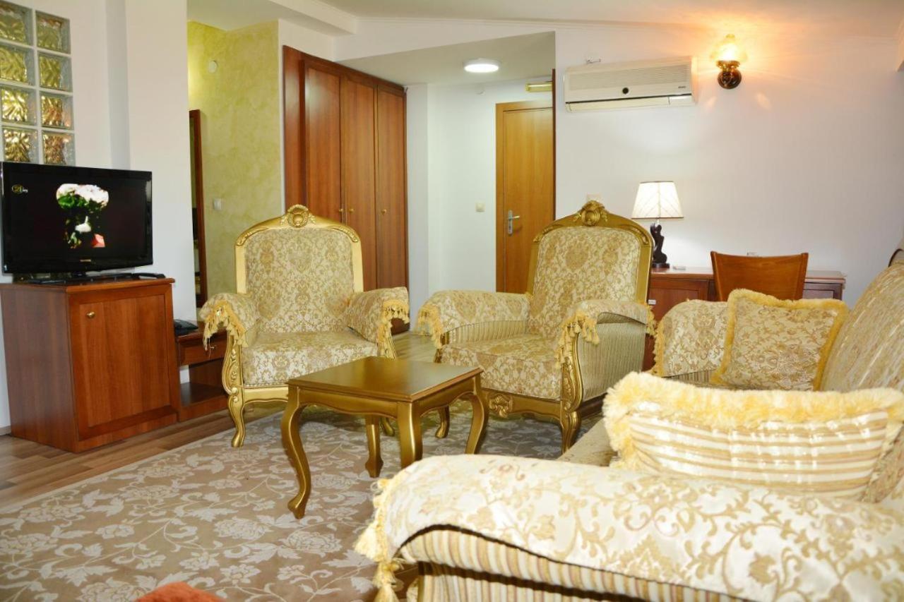 Hotel Ora Приштина Екстер'єр фото