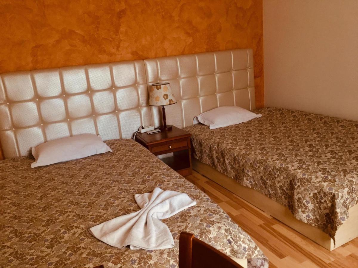 Hotel Ora Приштина Екстер'єр фото