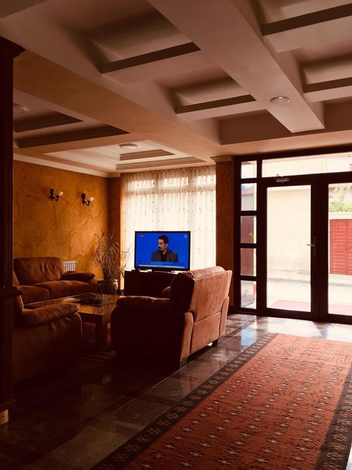 Hotel Ora Приштина Екстер'єр фото