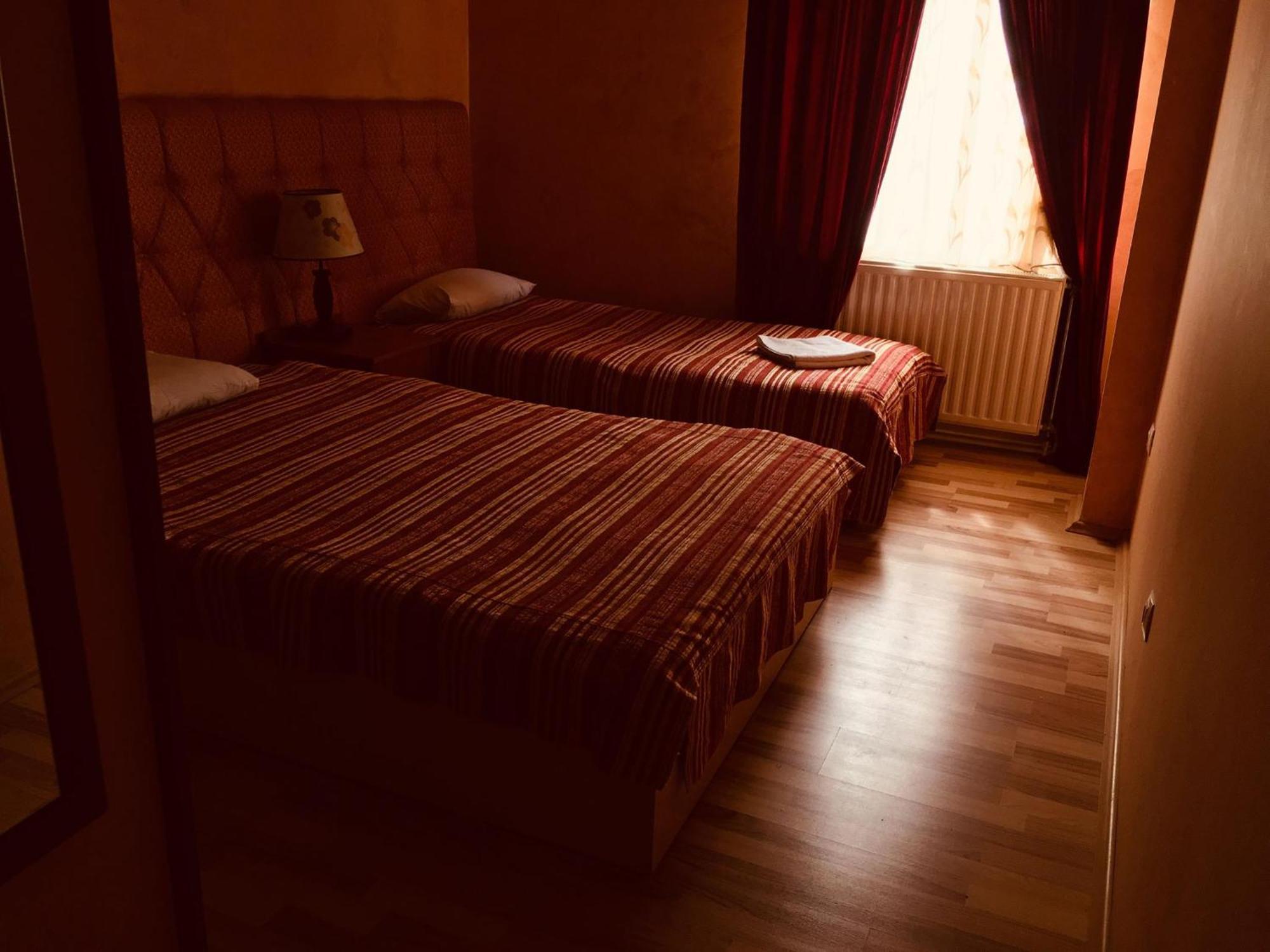 Hotel Ora Приштина Екстер'єр фото