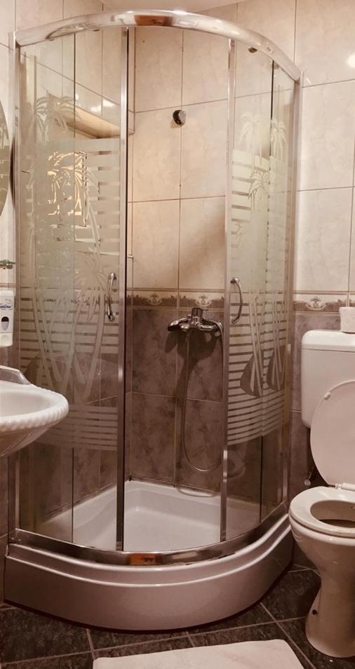 Hotel Ora Приштина Екстер'єр фото