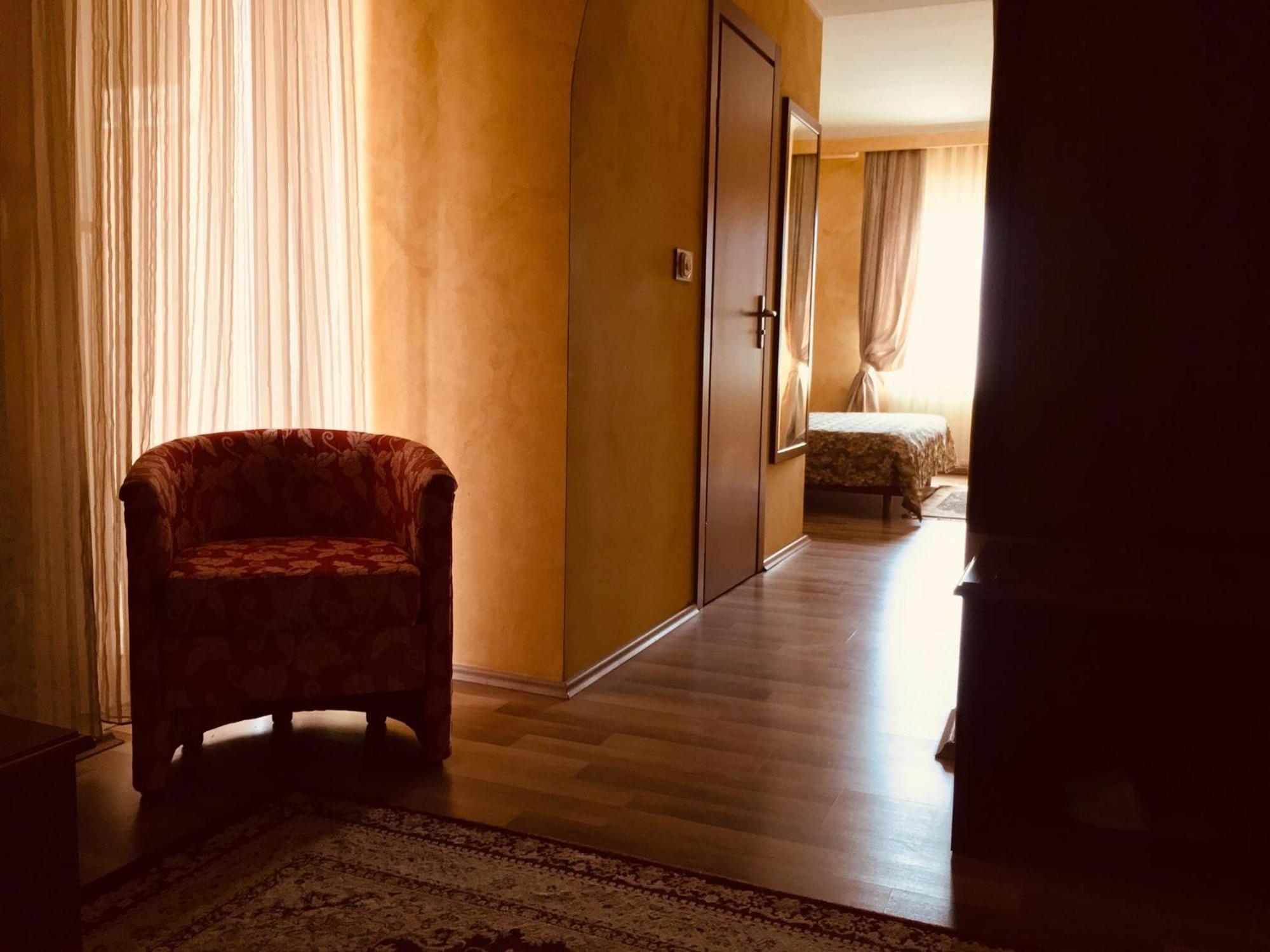 Hotel Ora Приштина Екстер'єр фото