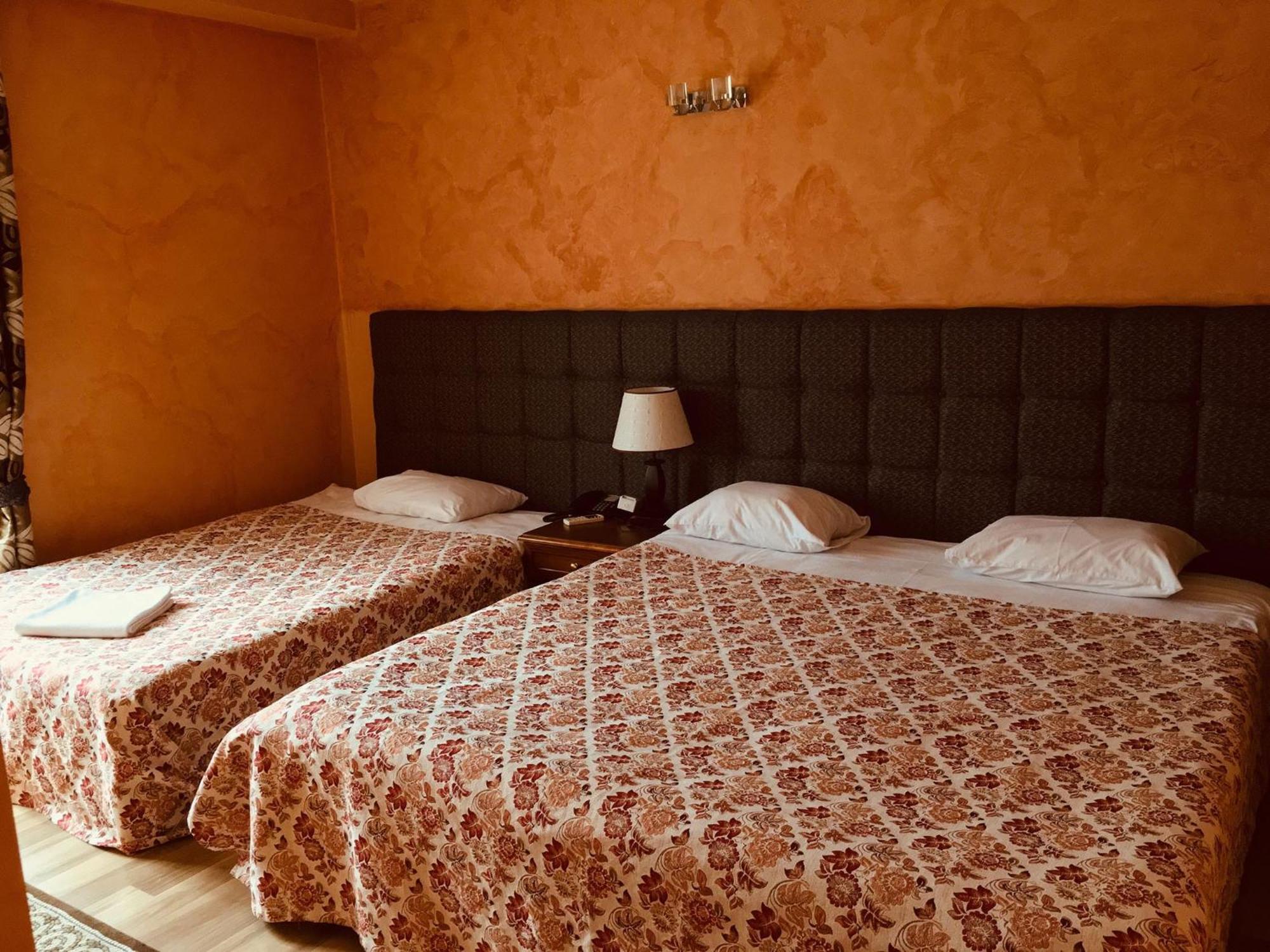 Hotel Ora Приштина Екстер'єр фото