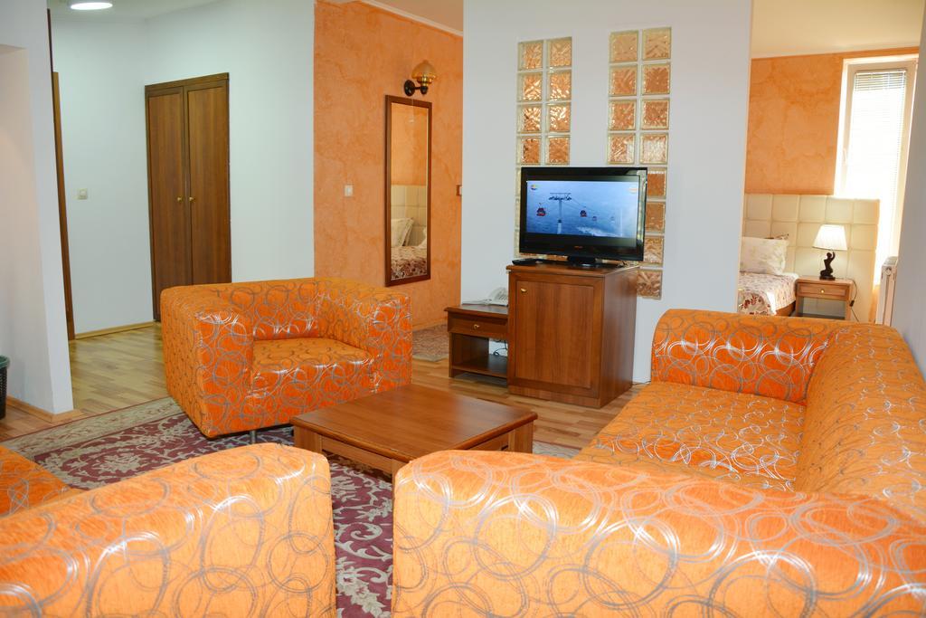 Hotel Ora Приштина Екстер'єр фото