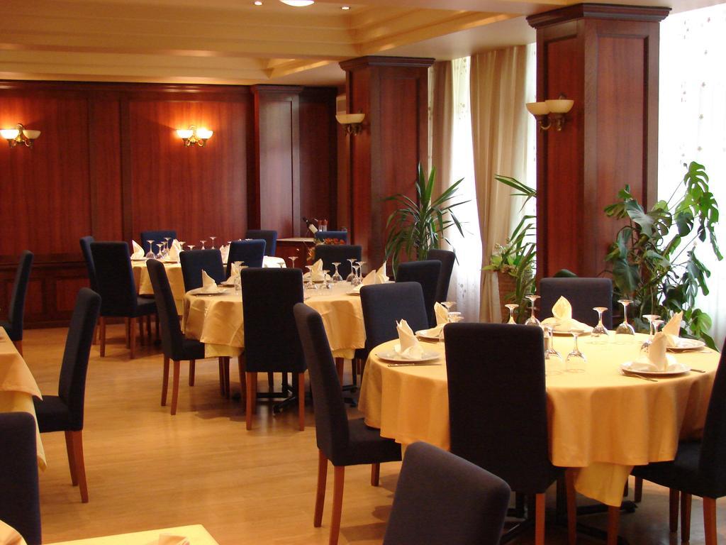 Hotel Ora Приштина Екстер'єр фото