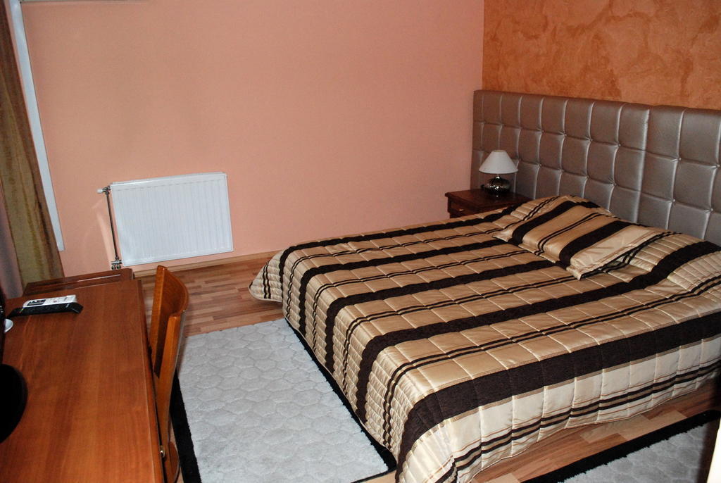 Hotel Ora Приштина Екстер'єр фото