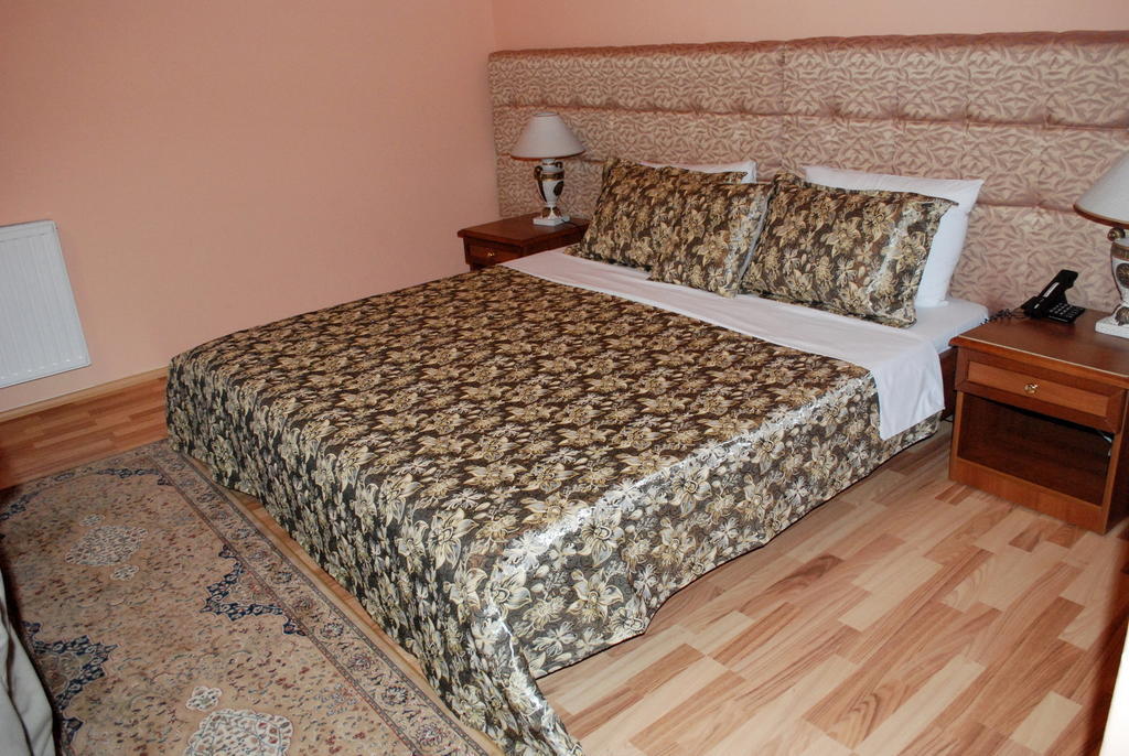 Hotel Ora Приштина Екстер'єр фото