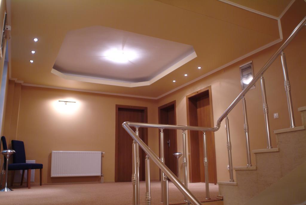 Hotel Ora Приштина Екстер'єр фото